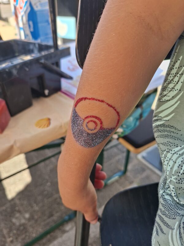 Glittertattoos op een kinderfeestje - Afbeelding 3